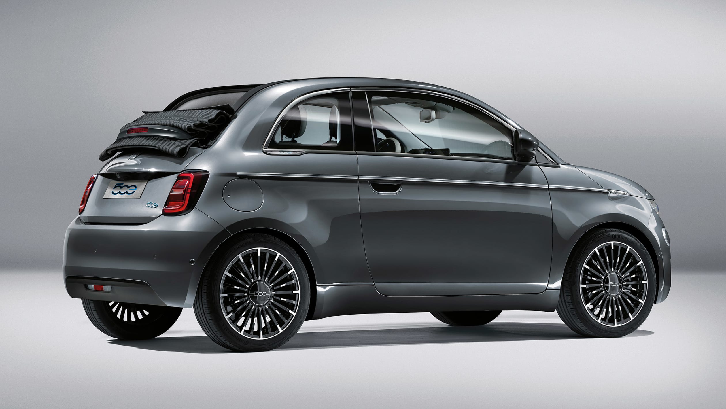 aria-label="Fiat 500 EV 2020"