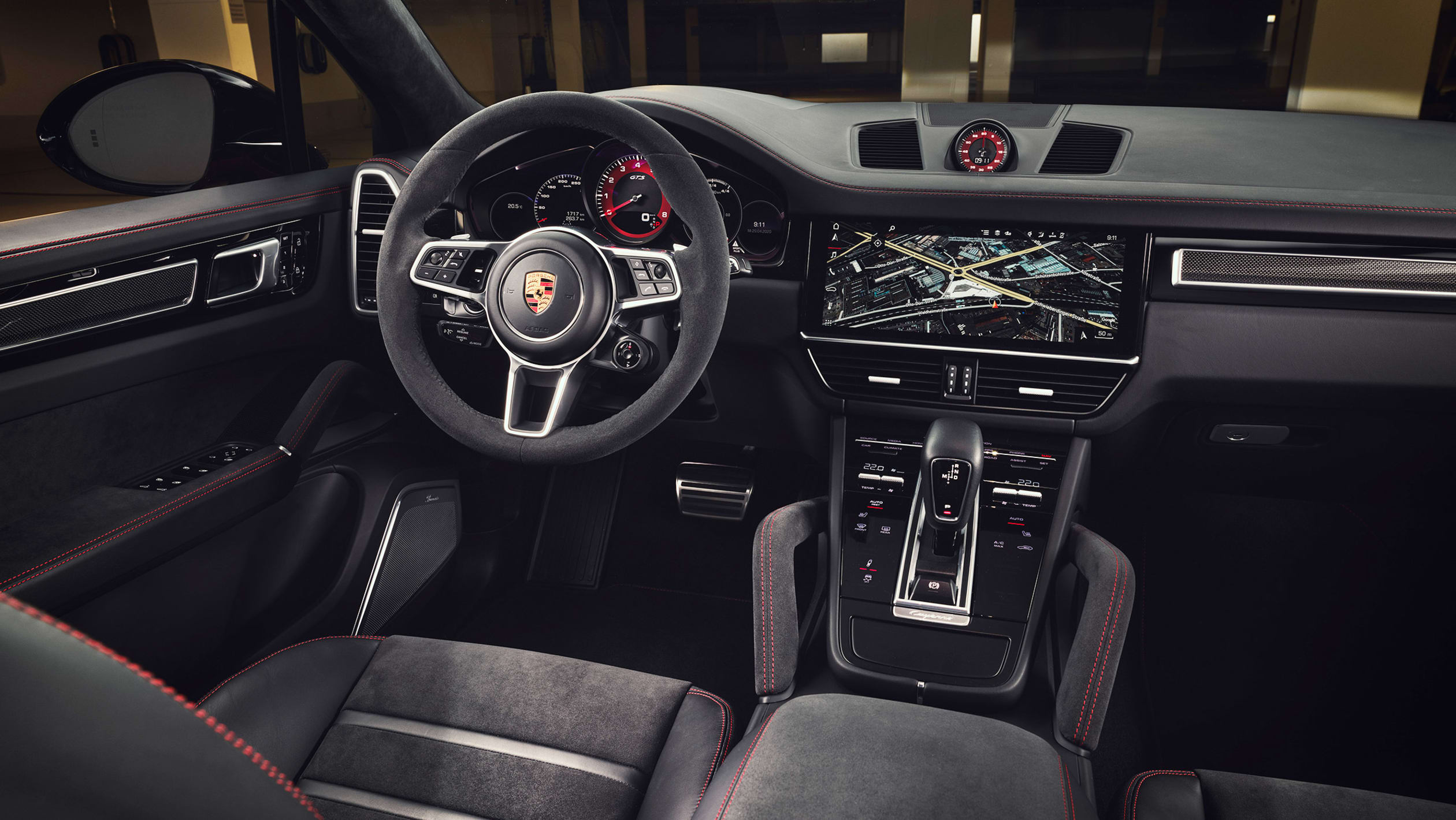 2020 POrsche Cayenne GTS interior