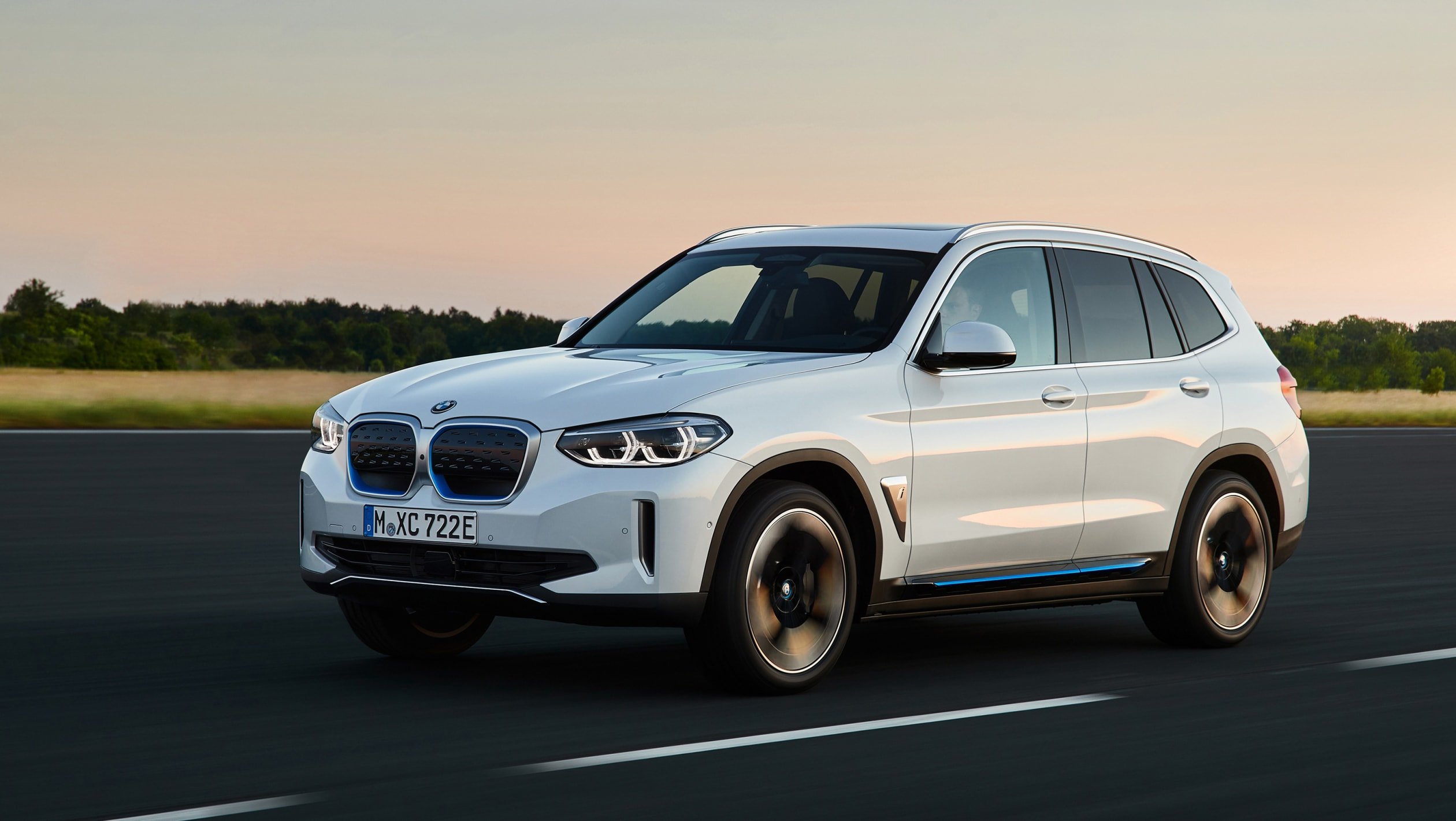 aria-label="BMW iX3 official pics 2020 2"