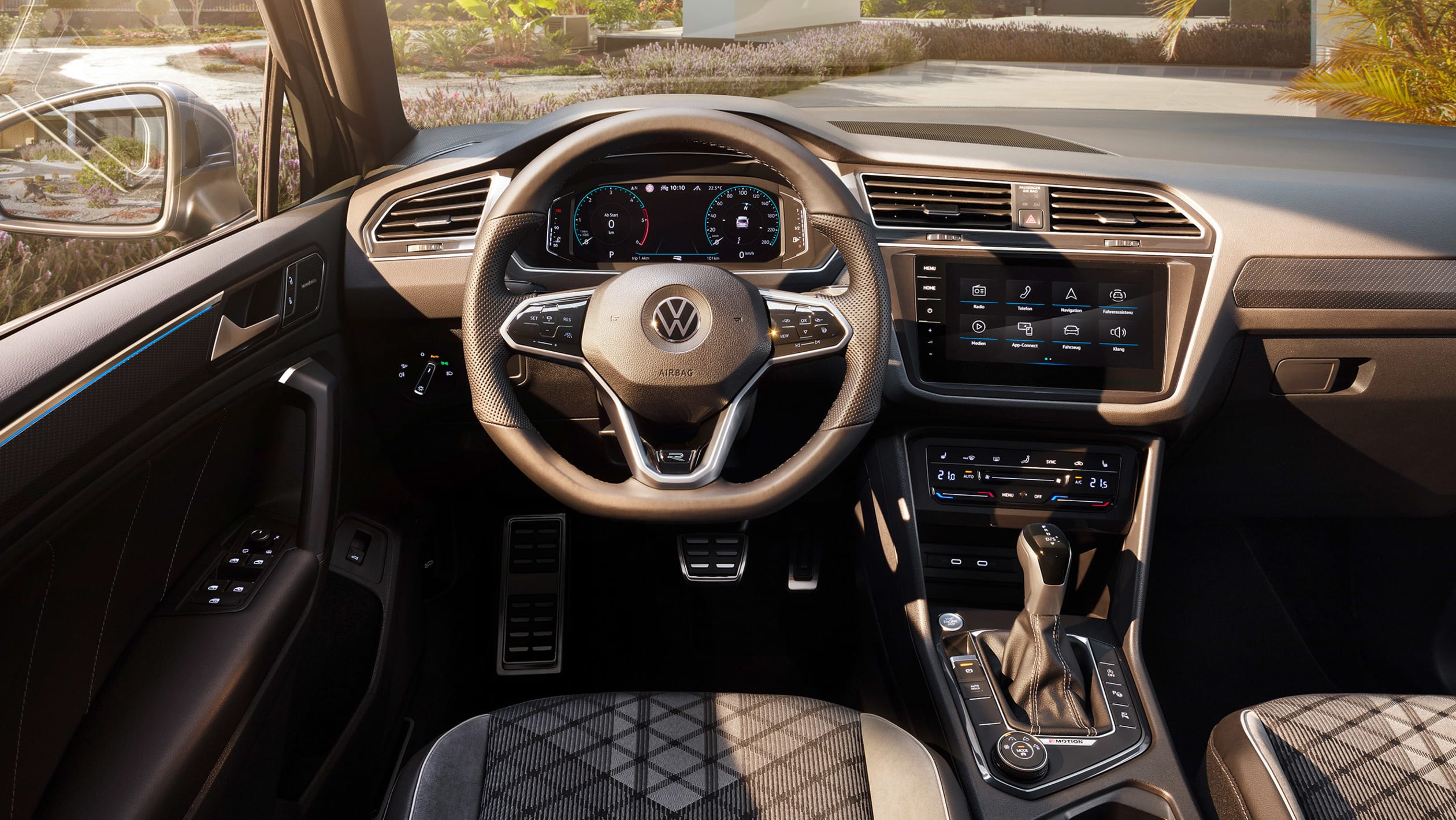 aria-label="New Volkswagen Tiguan facelift 2020 8"