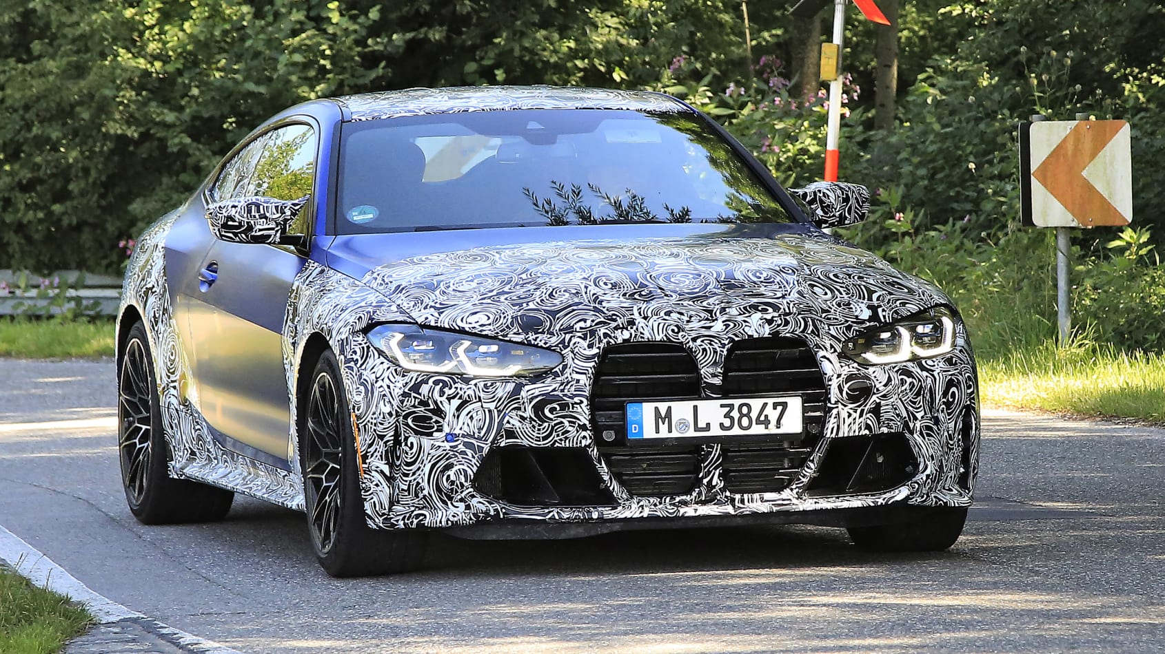 2020 BMW M4 spied again 2