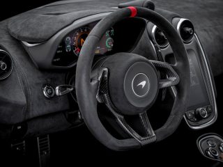 7 mclaren 620r 2020 uk fd steering wheel
