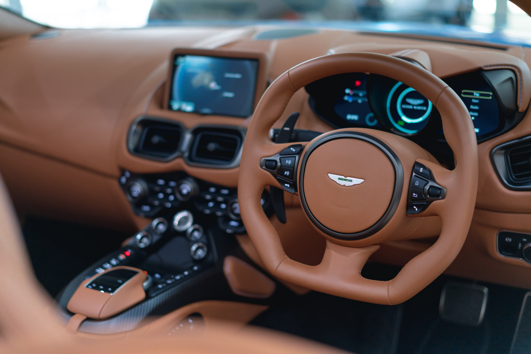 aria-label="Aston Martin Vantage Roadster 11"