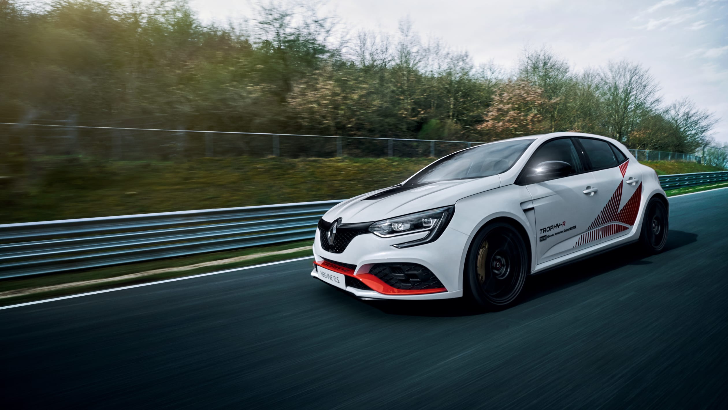 new megane r.s. trophy r fastest ever front wheel drive production car at the nurburgring embargo 14h00 210519 4