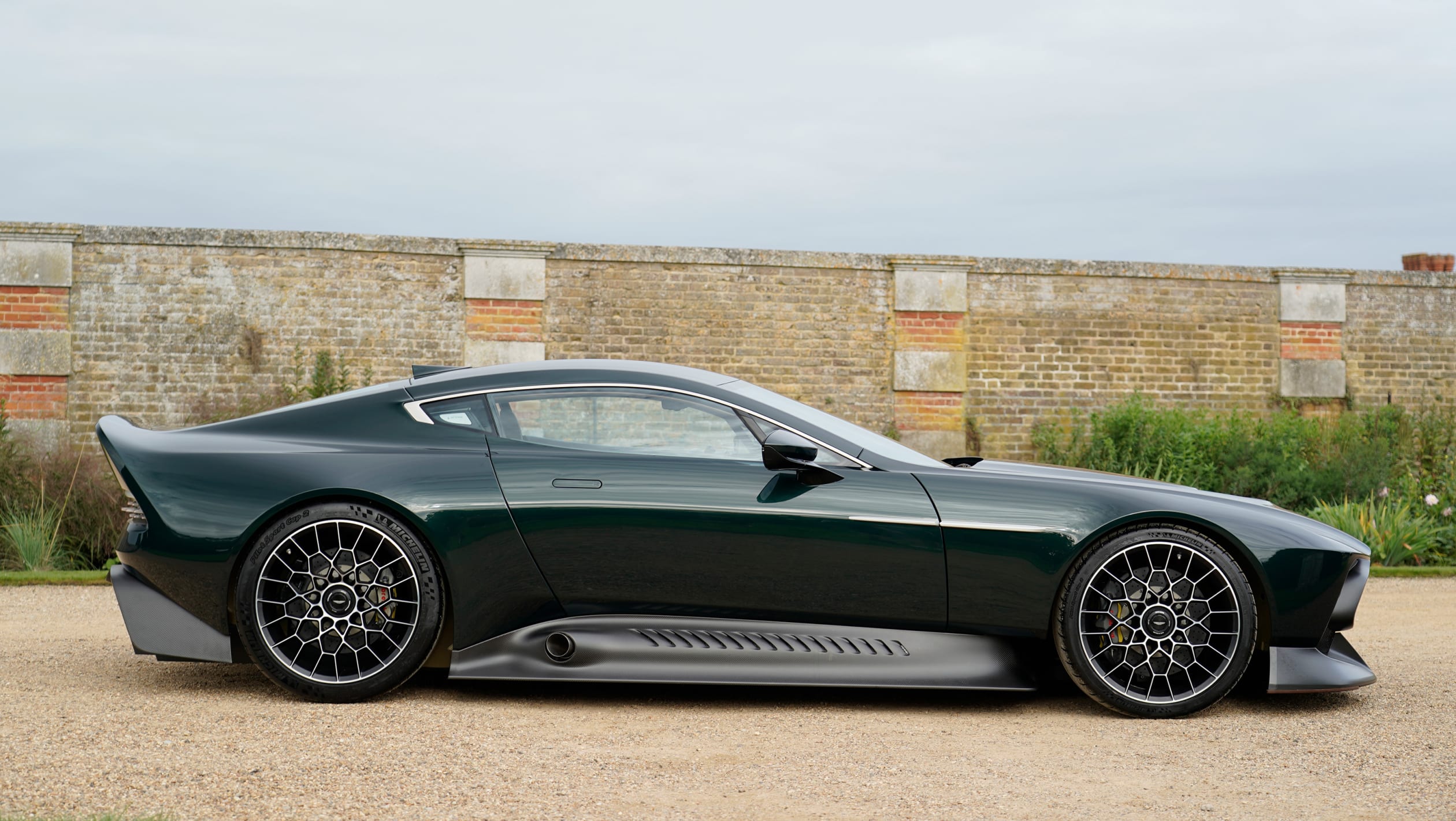 Aston Martin Victor 13