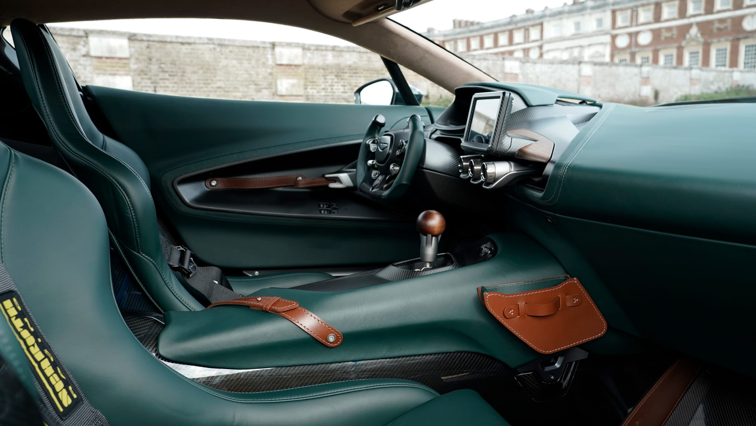 Aston Martin Victor 14