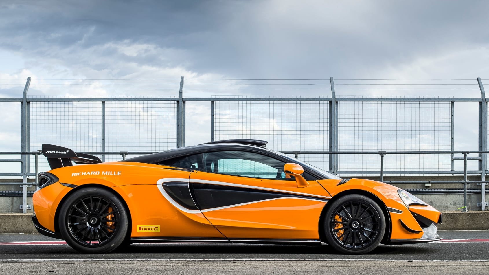 McLaren 620R with R Pack 12