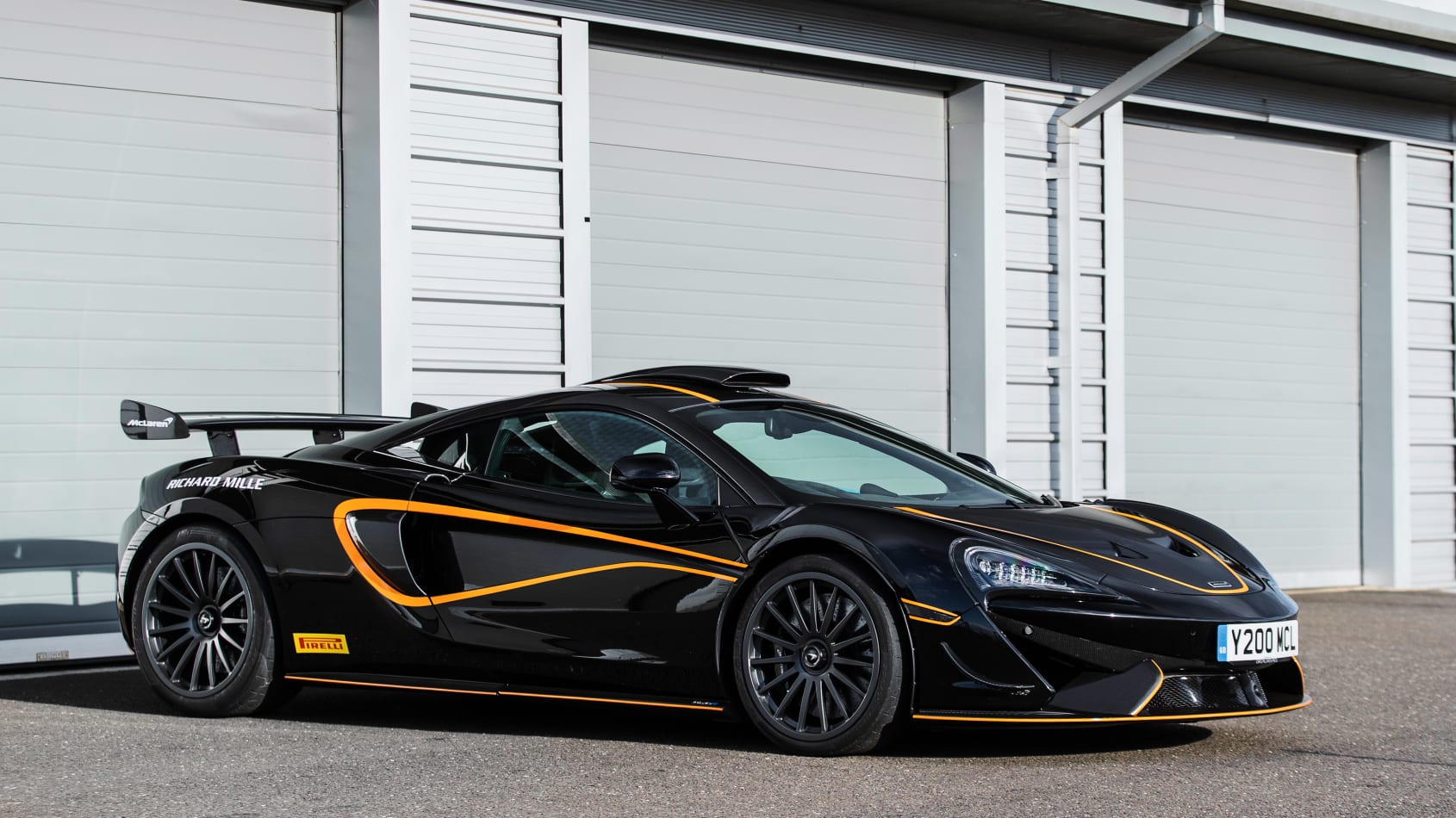 McLaren 620R with R Pack 8