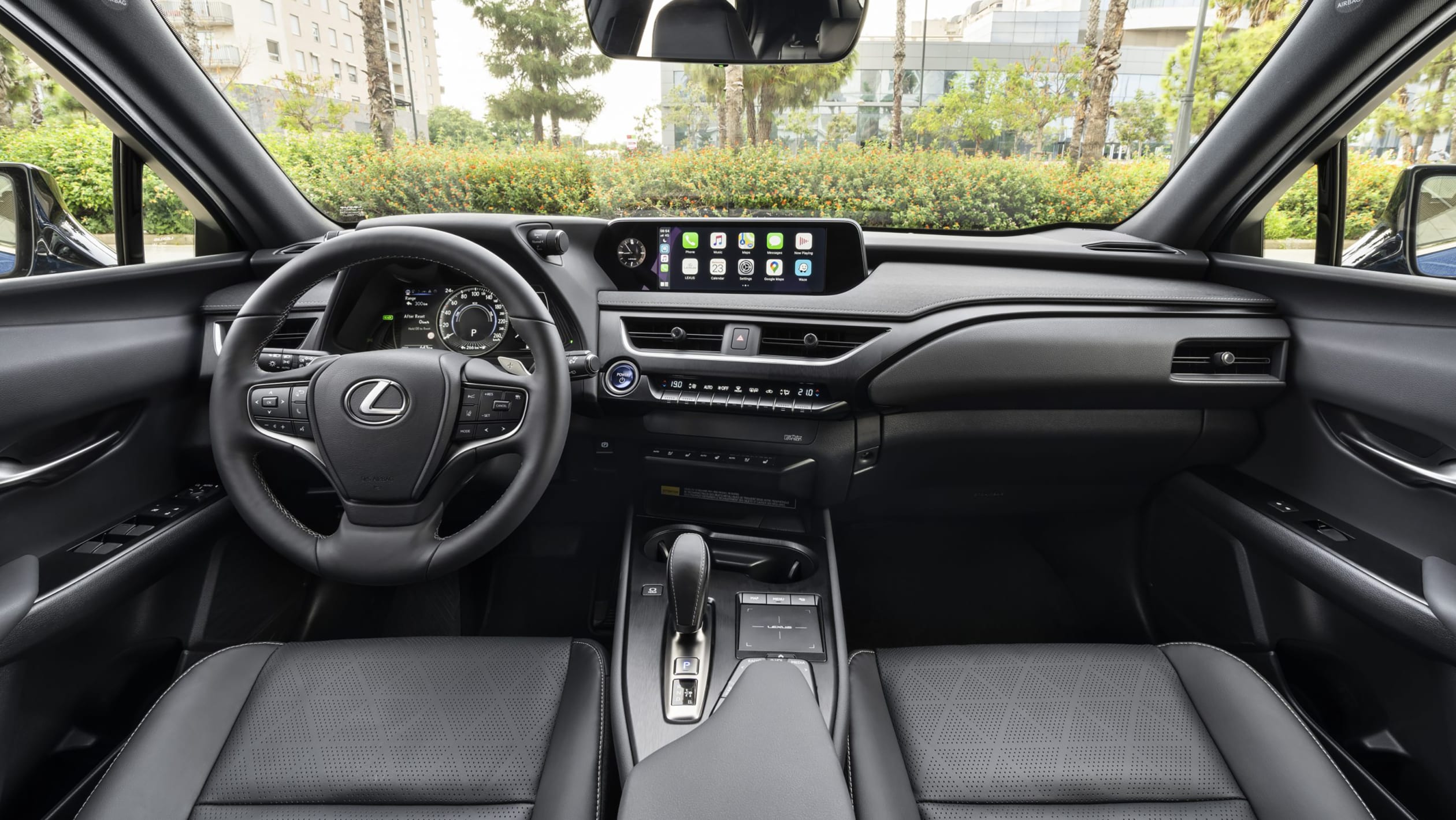 aria-label="Lexus UX 300e review 15"