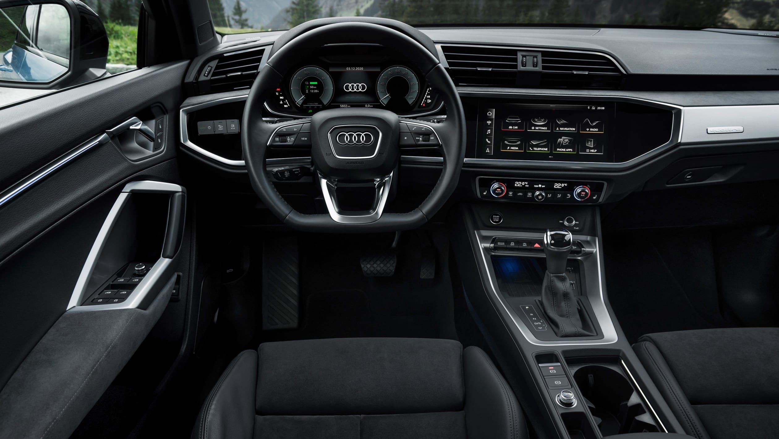 aria-label="Audi Q3 45 TFSI e plug in hybrid 2020 6"