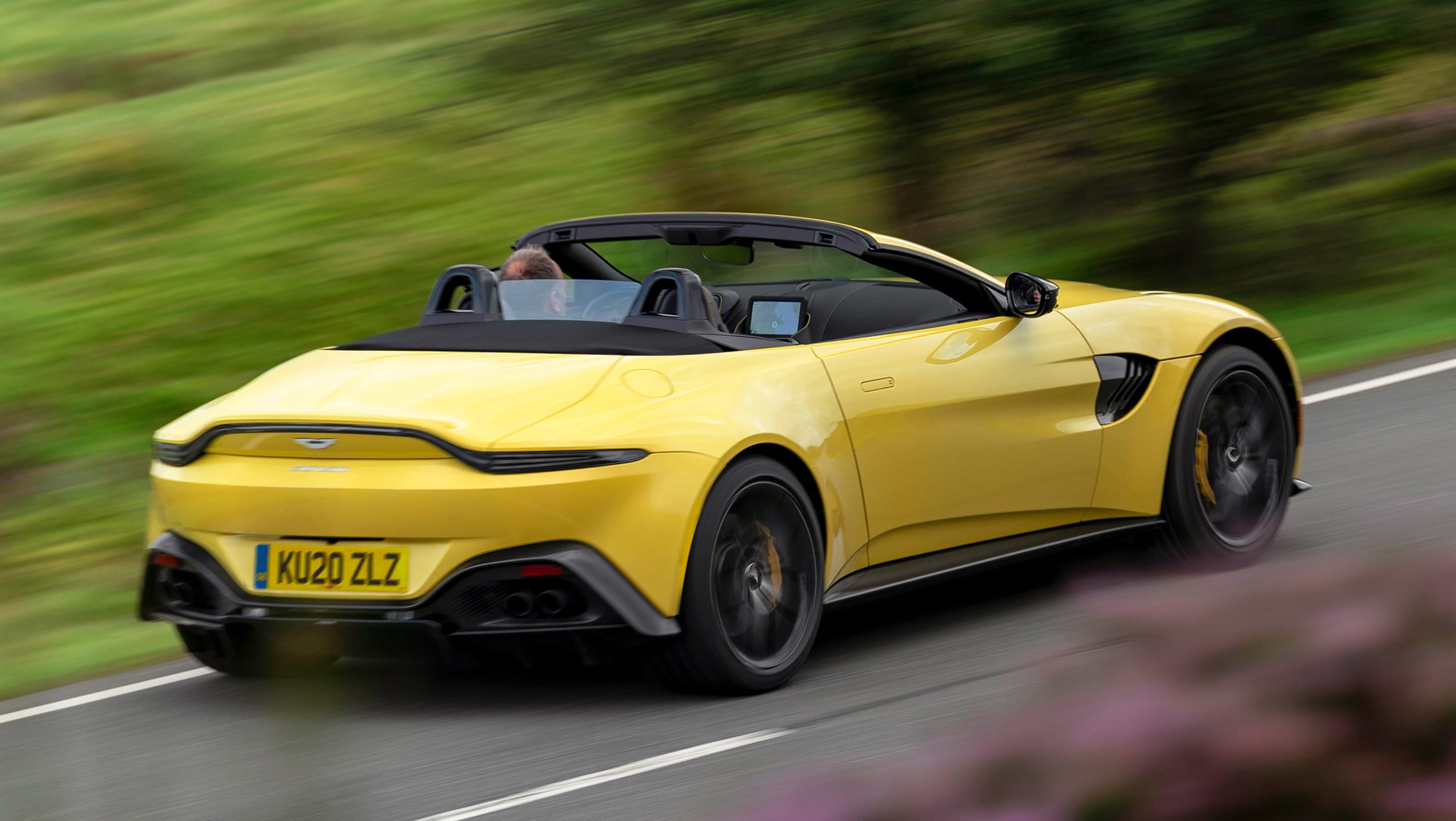 aria-label="New Aston Martin Vantage Roadster 2020 3"