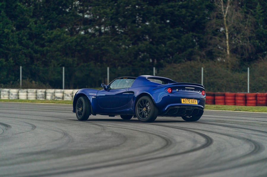 aria-label="lotus elise sport 240 9"