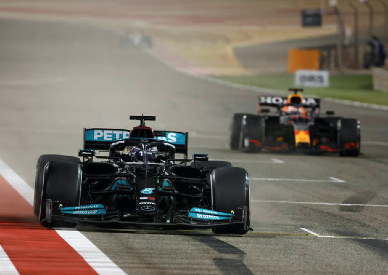 Verstappen Vs Hamilton Tussle Breathes Life Into F1 Automotive Daily 5042