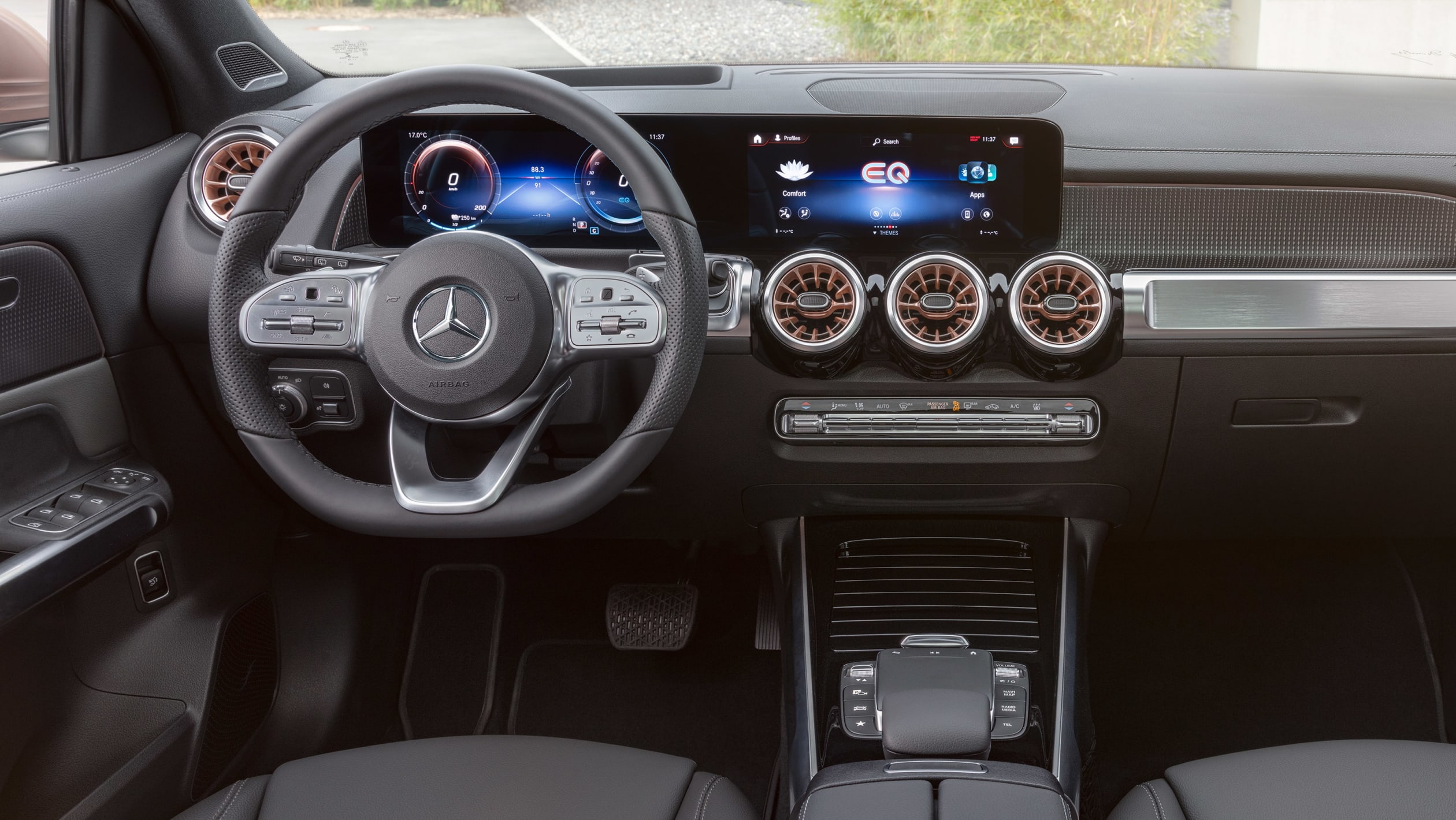 aria-label="New Mercedes EQB SUV 3"