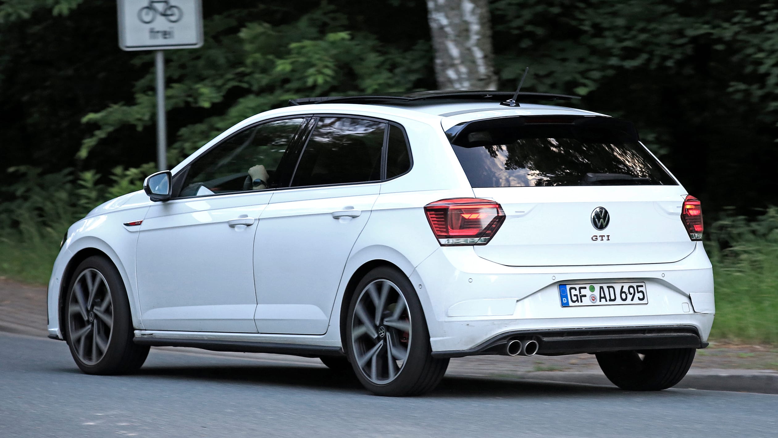 Volkswagen Polo 2022 facelift spy shots Automedia 4