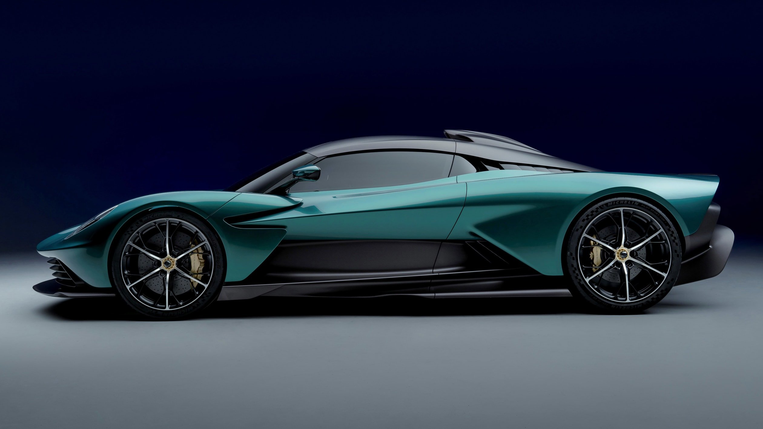 Aston Martin Valhalla 2021 6