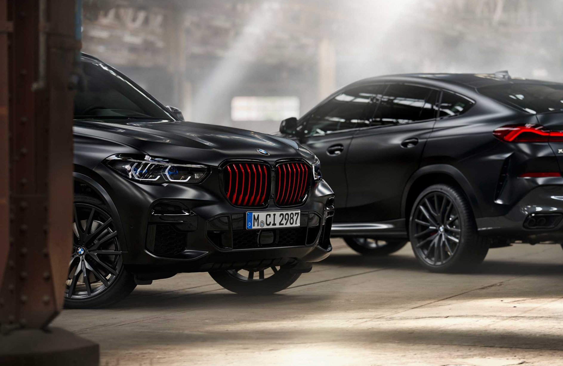 BMW X5 6 7 dark theme 2021 1