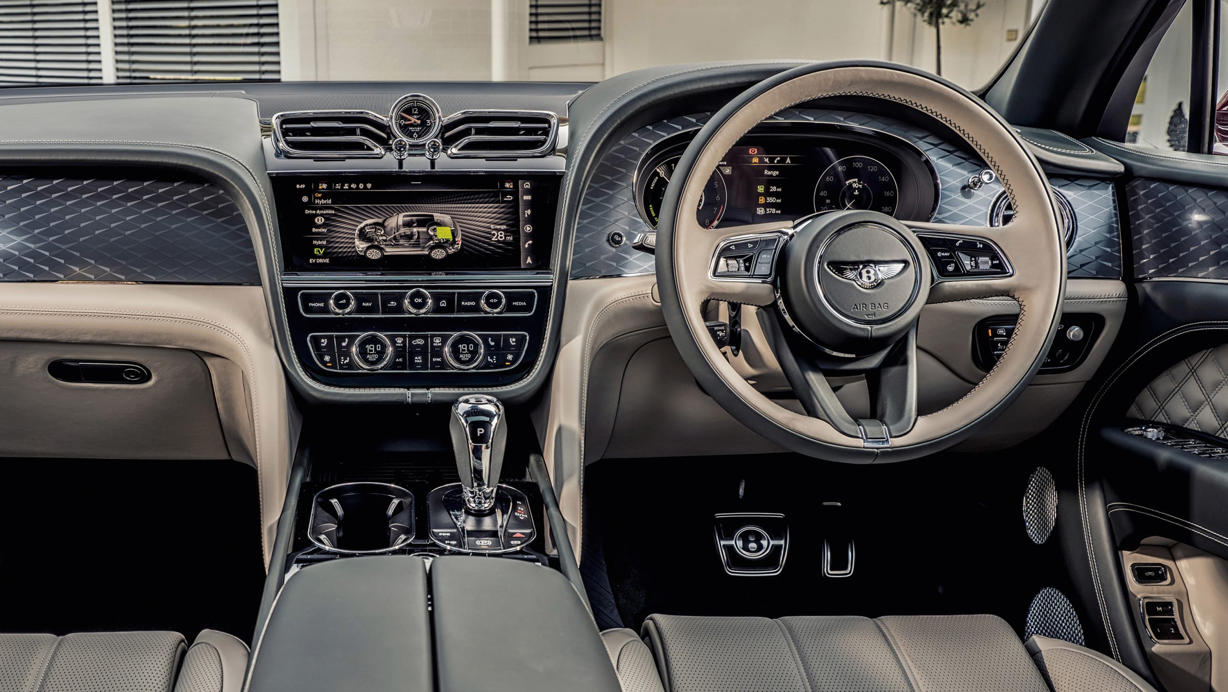 Bentley Bentayga Hybrid 2021 review 7