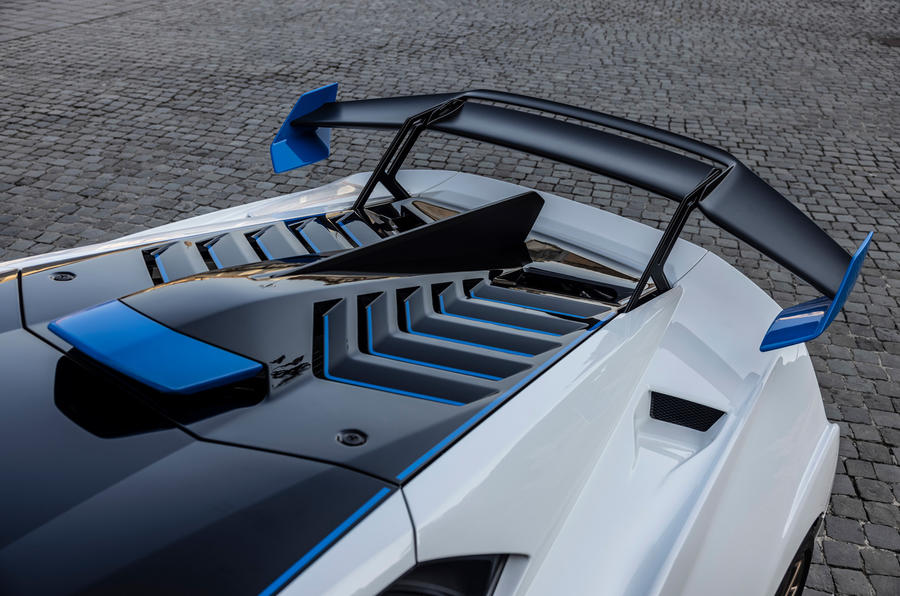 Lamborghini Huracan EVO 2021 review 7