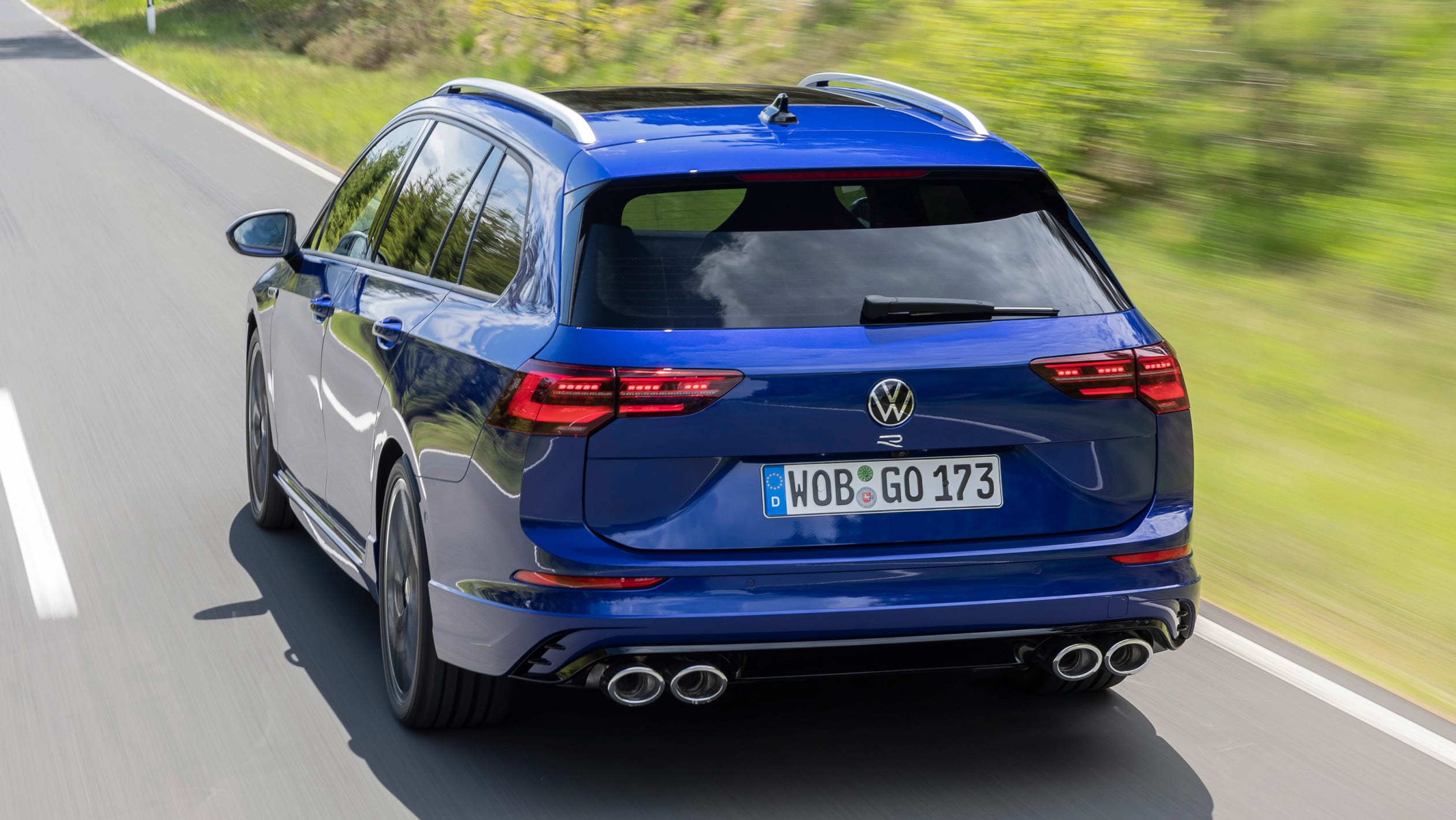 Volkswagen Golf R Estate 2021 10