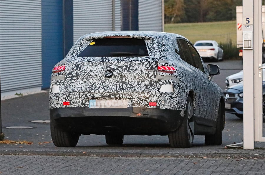 92 mercedes eqe suv spies oct 2021 rear