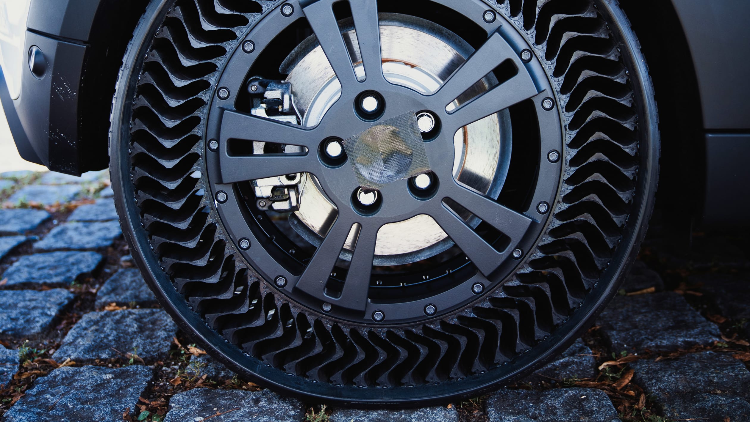 Michelin Uptis airless tyre 2
