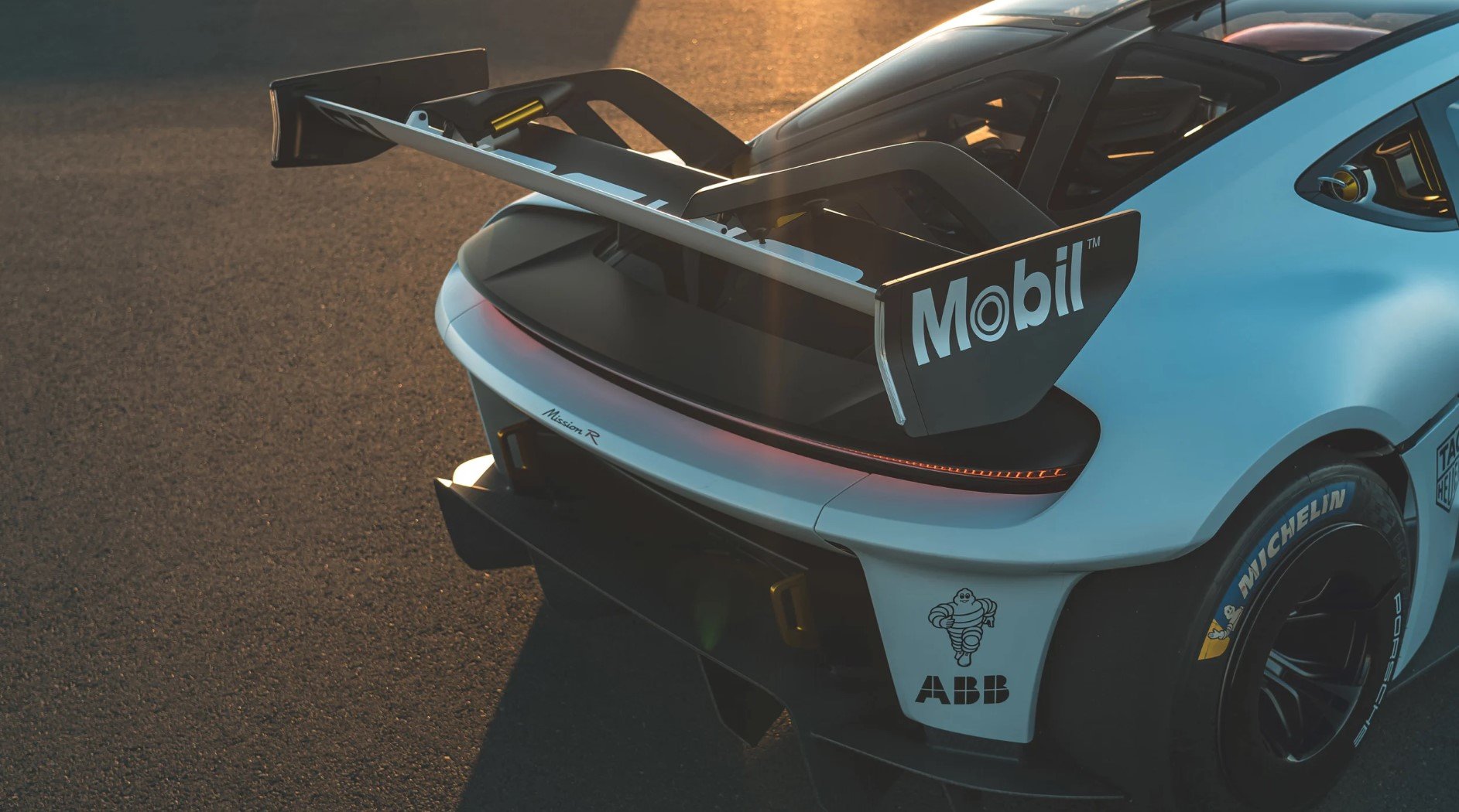 Porsche Mission R Concept Review 17