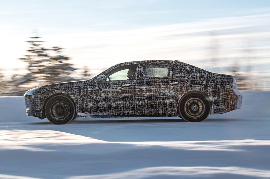 98 bmw i7 official winter testing 2021 side pan