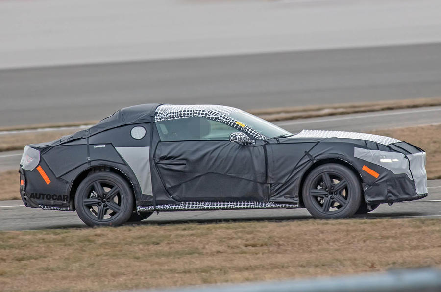 2023 ford mustang spy pics 2