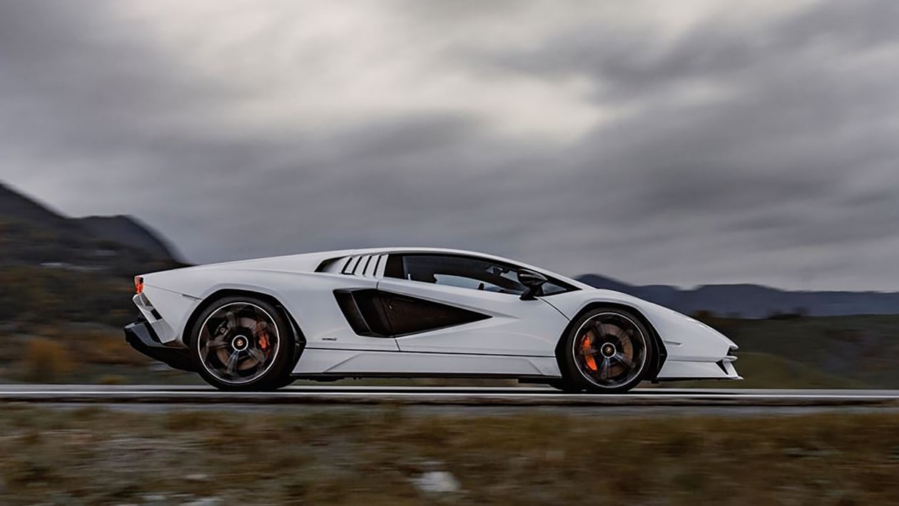 Lamborghini Countach 2022 5