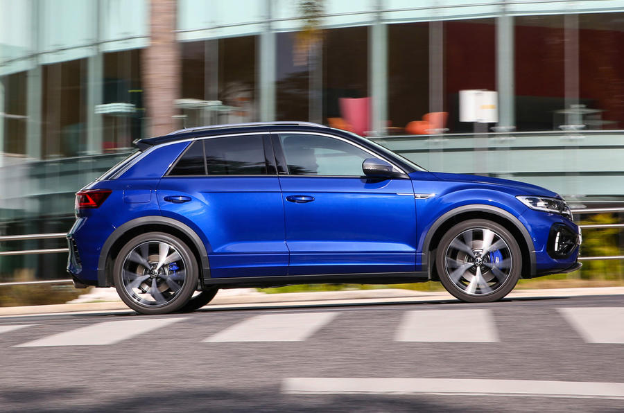 2 volkswagen t roc r 2022 first drive review side pan