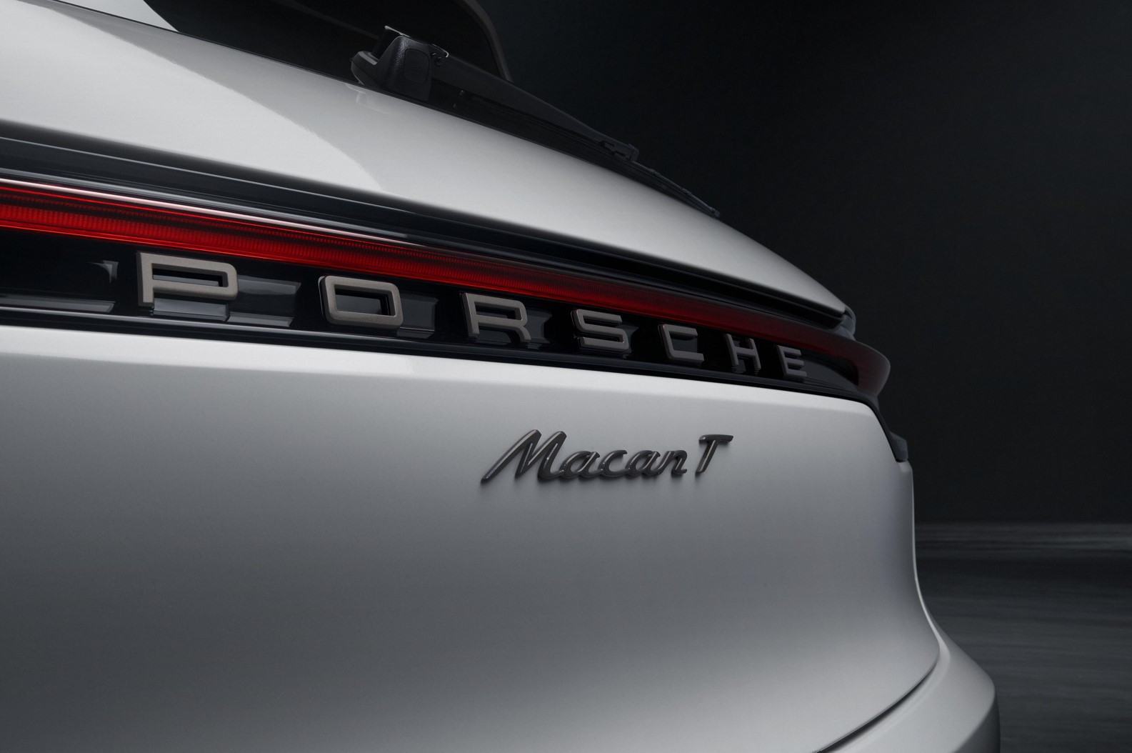 2022 Porsche Macan T 3
