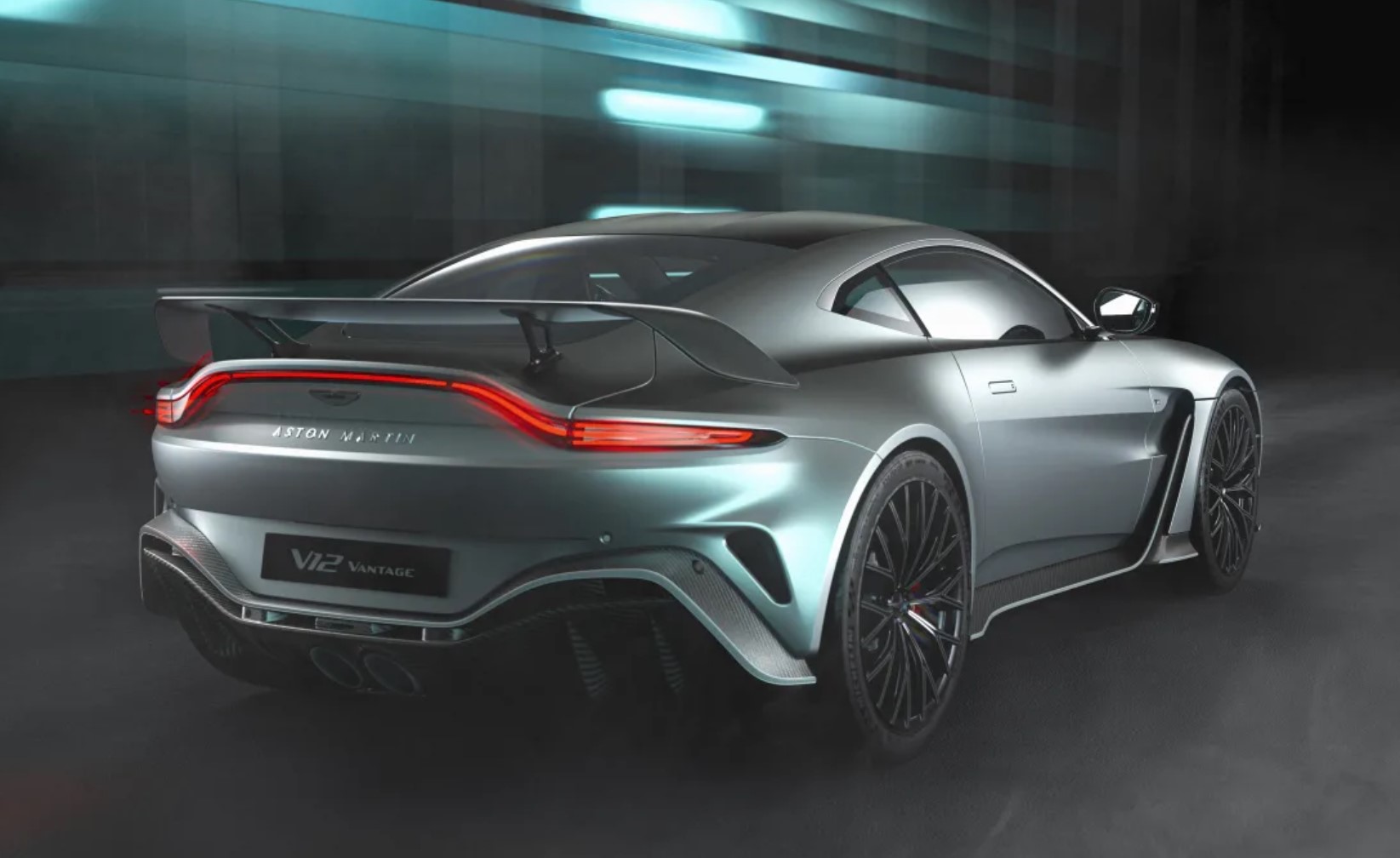 2022 Aston Martin Vantage V12 3