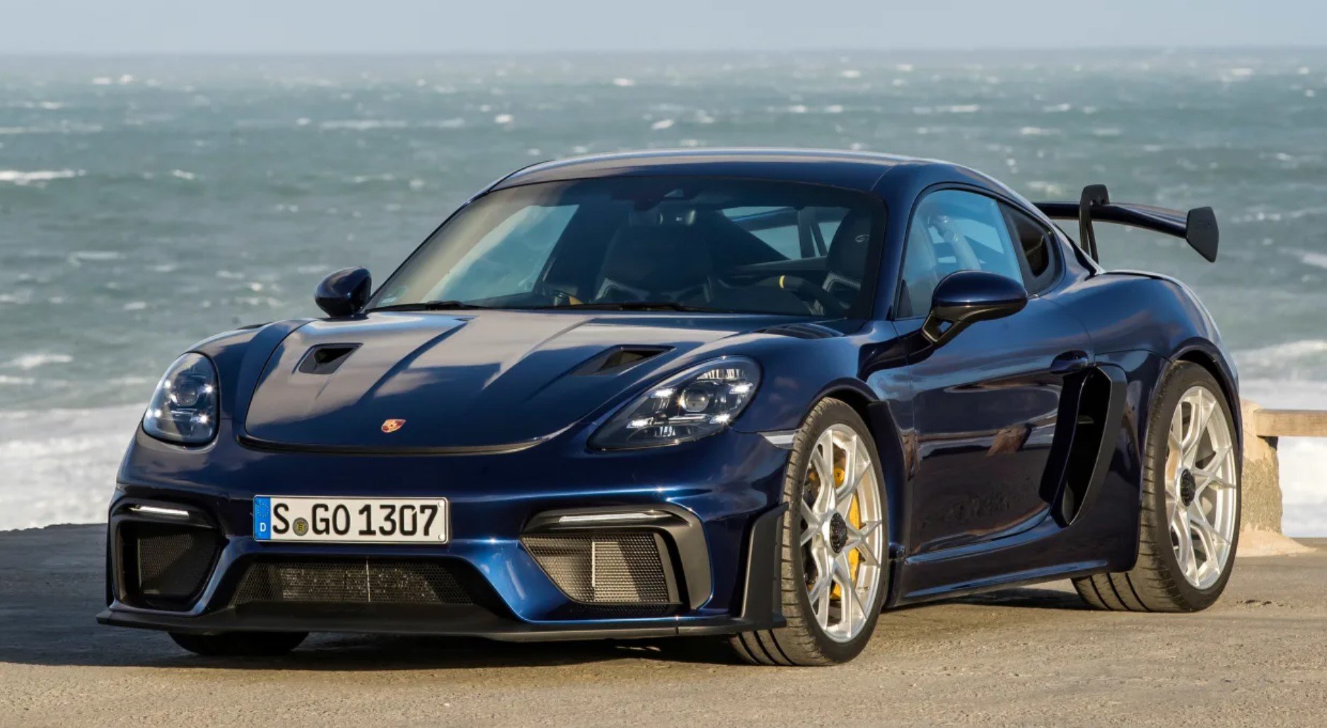 aria-label="2022 Porsche Cayman GT4 RS review 3"