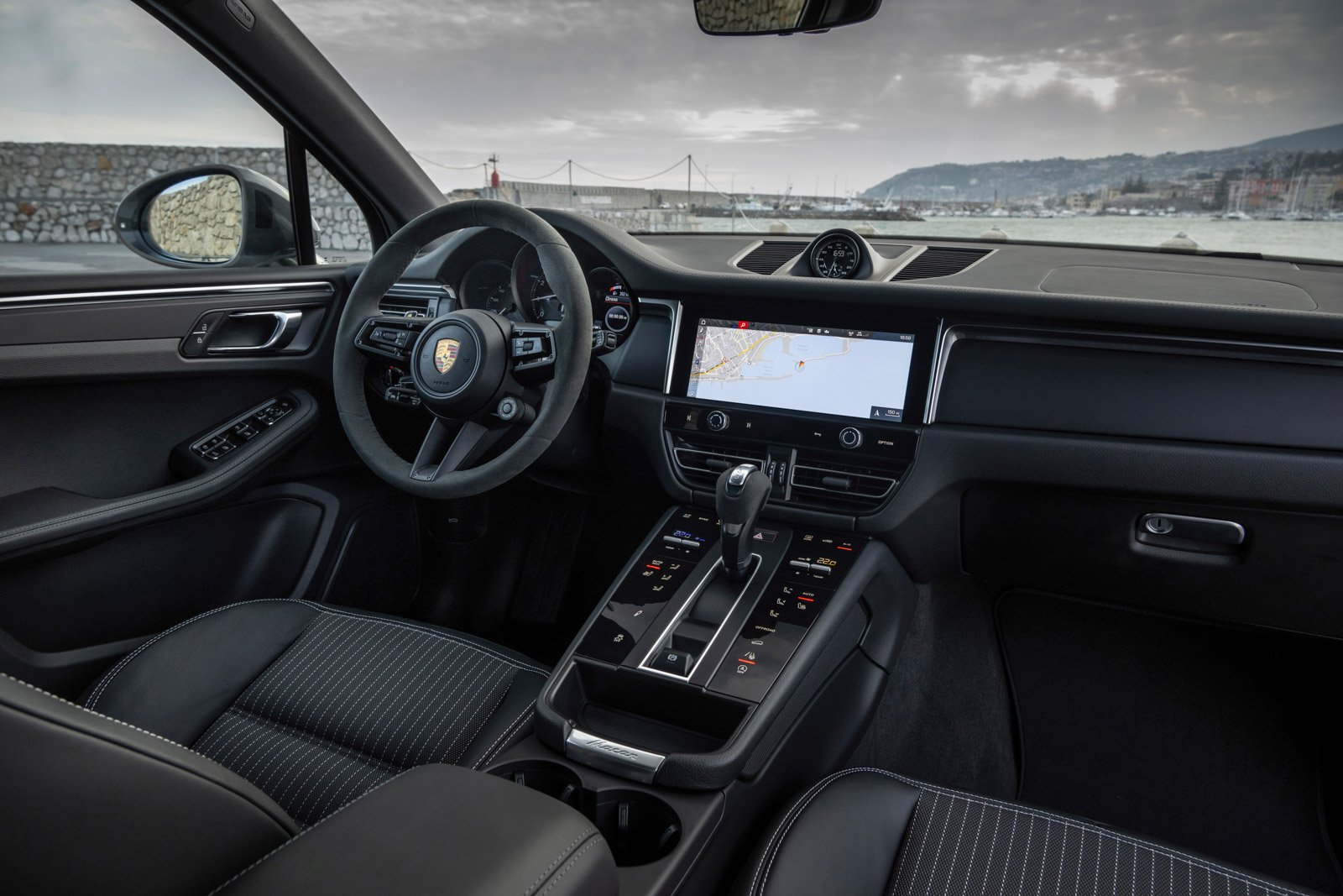 2022 Porsche Macan T Review - Automotive Daily