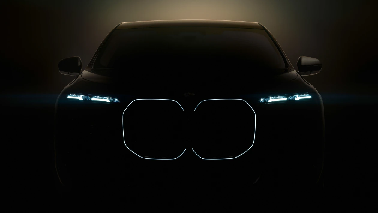 BMW i7 teaser 18 March 22