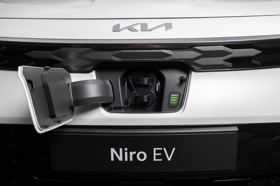 96 kia niro ev 2022 official reveal europe charging port