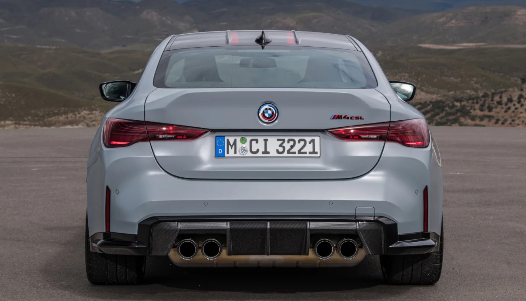 2022 BMW M4 CSL 5