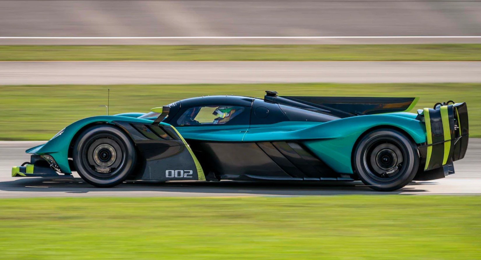 Racing lines: A ride in the Aston Martin Valkyrie