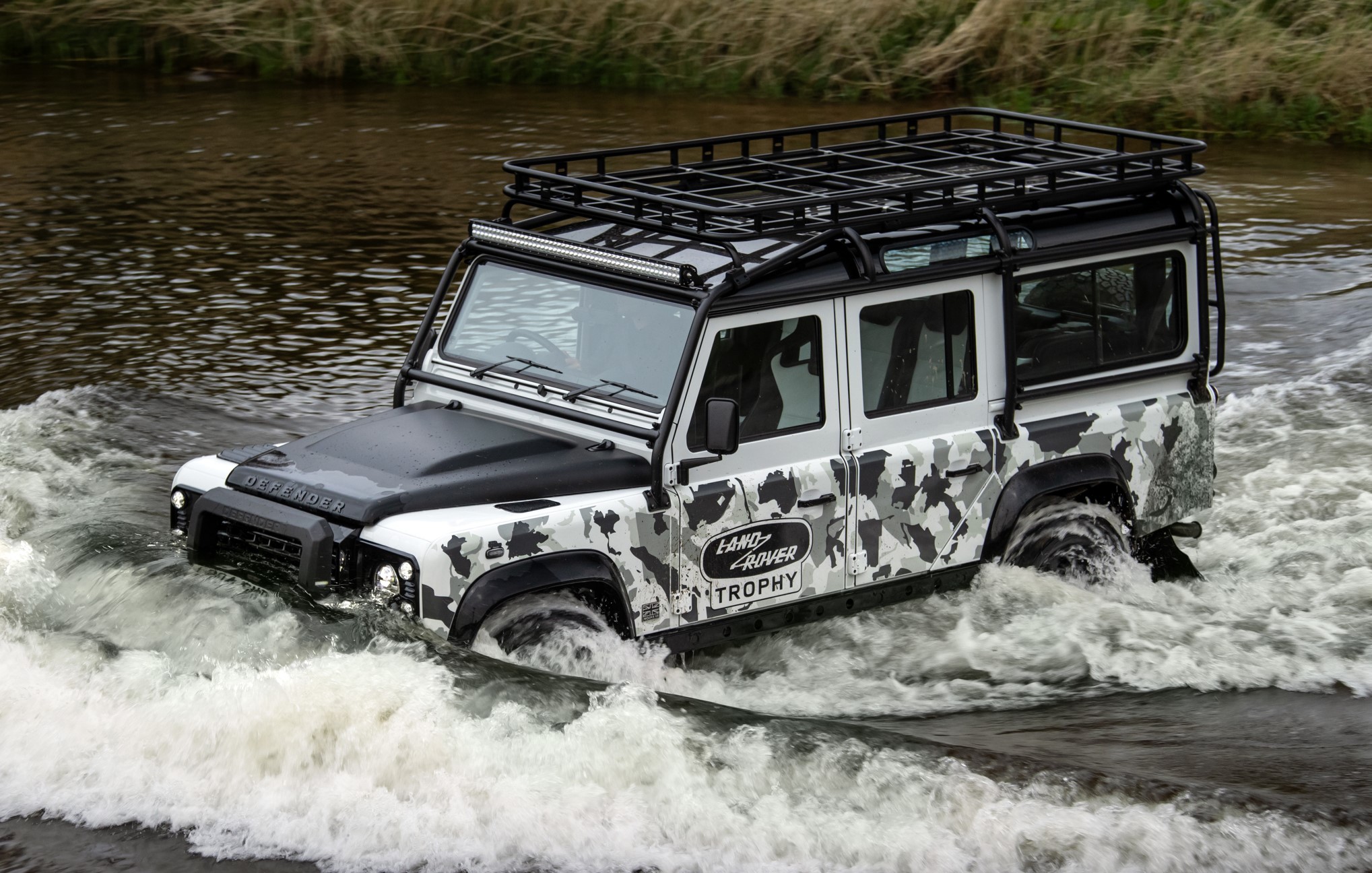 Land Rover Defender Classic edition 3