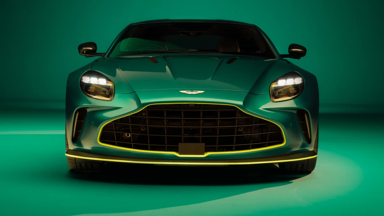aria-label="2024 Aston Martin Vantage extra 3"